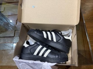 Adidas Superstar Zapatillas Negras y Blancas