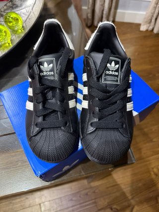 Adidas Superstar Zapatillas Negras y Blancas