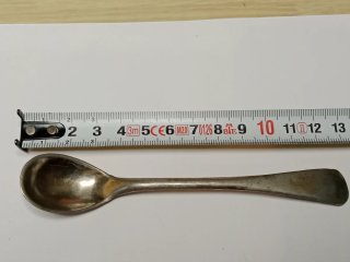 Cucharilla de cafe antigua de metal plateado