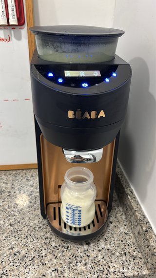 Beaba Milkeo Plus preparador biberon leche fórmula