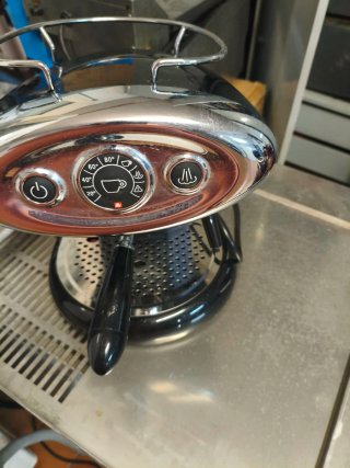 Cafetera Illy Cromada