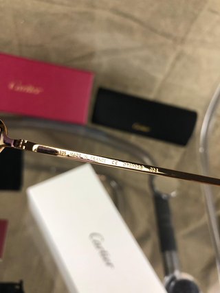 Gafas de Sol Cartier Negras y Doradas – Elegancia