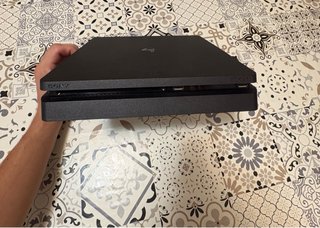 PS4 Slim Nera + 5 Giochi + 2 Controller