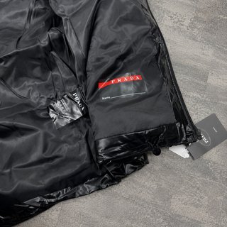 Chaleco Prada Negro XL – Nuevo con Etiquetas