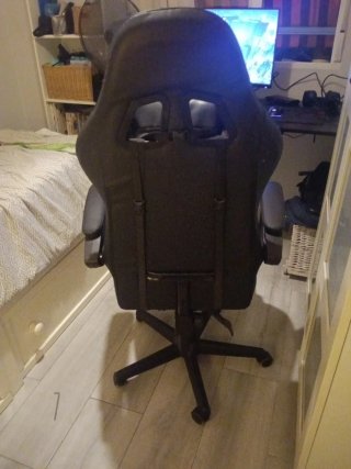 Silla gaming negra con masajeador (NEGOCIABLE)