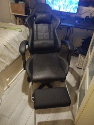 Silla gaming negra con masajeador (NEGOCIABLE)