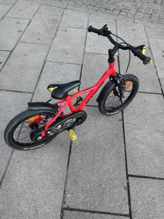 Bici infantil roja B'Twin 14 pulgadas