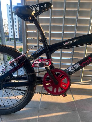 Bmx 20 con roces en cuadro y en el sillin