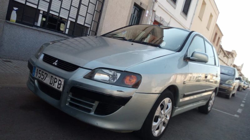 Mitsubishi Space Star 2005 - foto 1