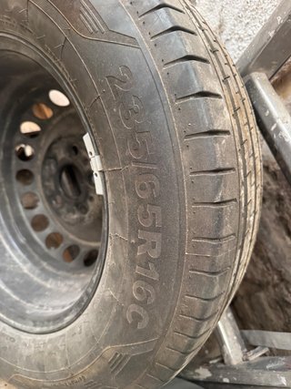 Neumático 235/65R16C