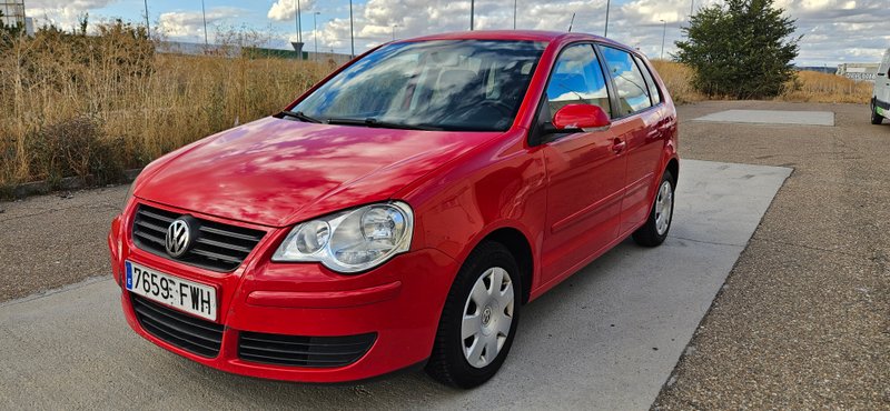 Volkswagen Polo  1.4i 80cv - foto 1