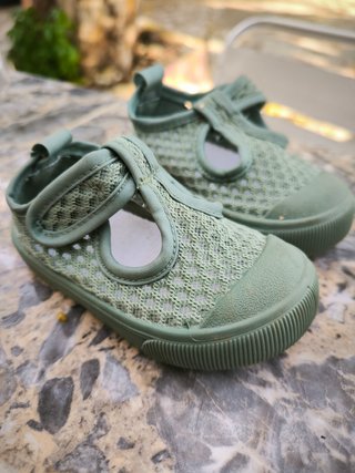 Sandalias para bebé color verde