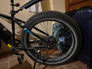Bicicleta Eléctrica Negra