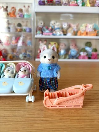 Sylvanian Families Cuna Bebés y Figuras