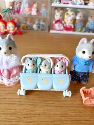 Sylvanian Families Cuna Bebés y Figuras