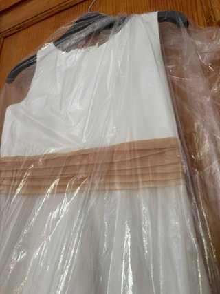 Vestido de comunión blanco y dorado