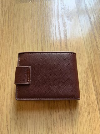 Cartera de cuero marrón