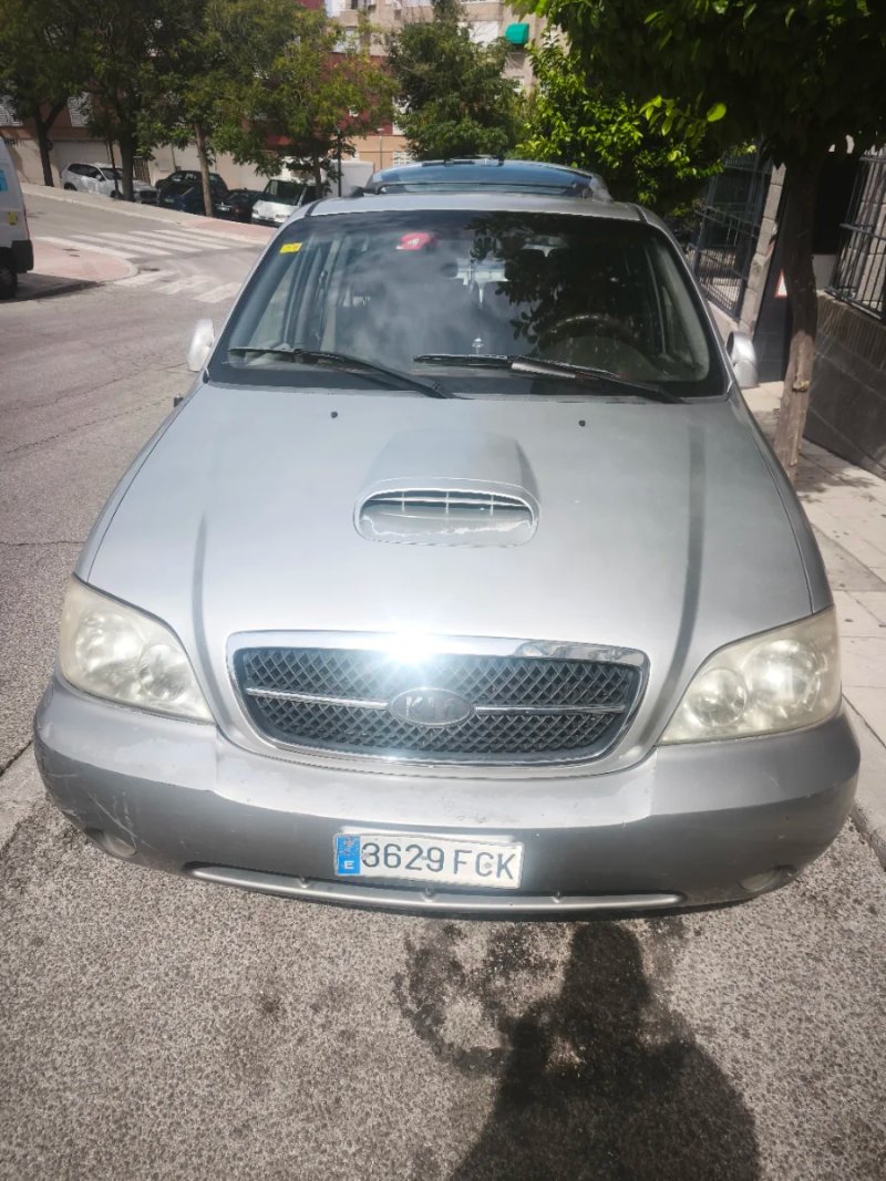 KIA Carnival 2006 - foto 1
