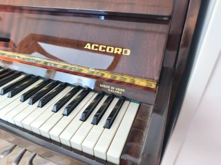 Piano vertical ACCORD URSS