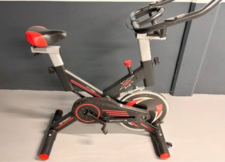 Bicicleta de Spinning Negra y Roja