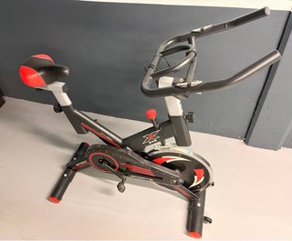 Bicicleta de Spinning Negra y Roja