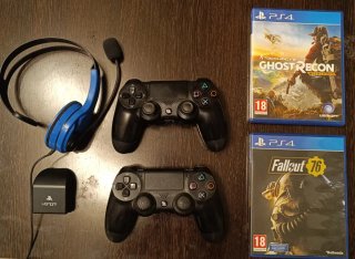 PS4 Fat Negra con accesorios y Juegos