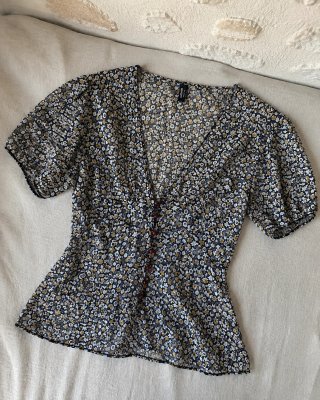 Blusa Topshop floral manga corta