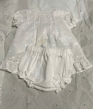 Vestido y braguita a juego de Nanos.