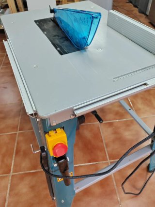 Sierra de mesa Makita 2712