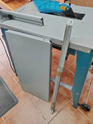 Sierra de mesa Makita 2712