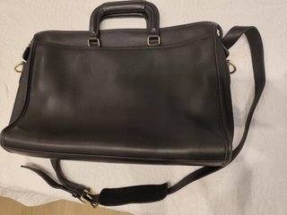Maletín de piel negro