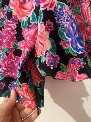Top Zara floral negro