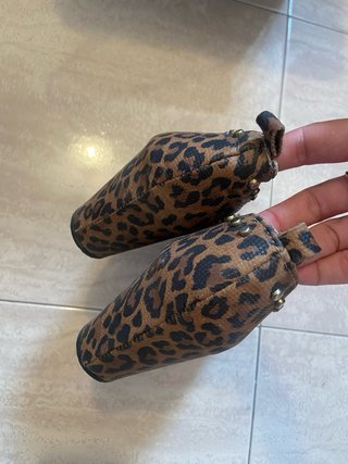 Zapatos de plataforma con estampado de leopardo