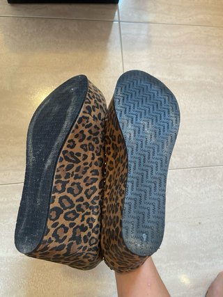 Zapatos de plataforma con estampado de leopardo