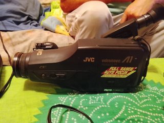 Cargador JVC GR-A1.     Video cámara JVC GR-A1