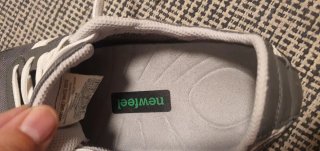 Zapatillas deportivas Newfeet  grises y blancas