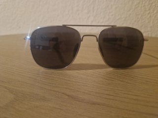 Gafas de sol aviador plateadas y negras