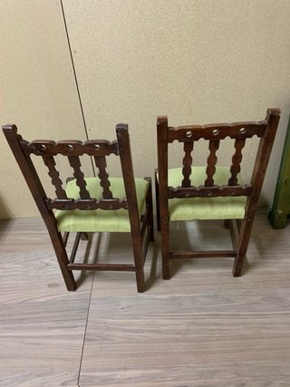 Sillas antiguas de olivo
