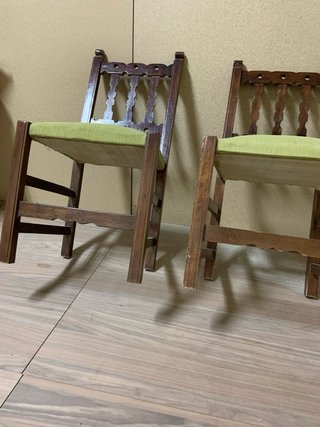 Sillas antiguas de olivo
