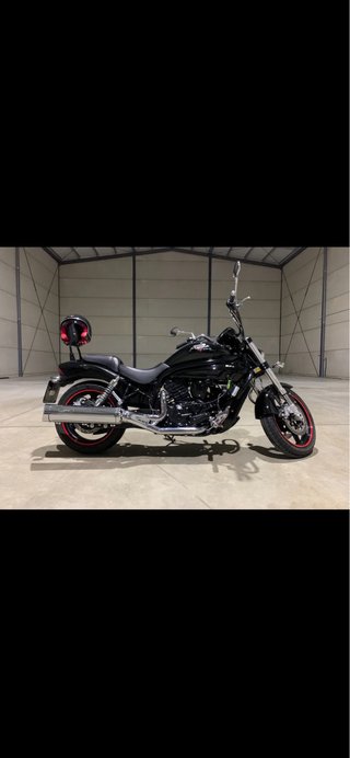Moto Custom Negra