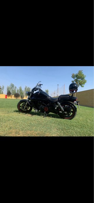 Moto Custom Negra