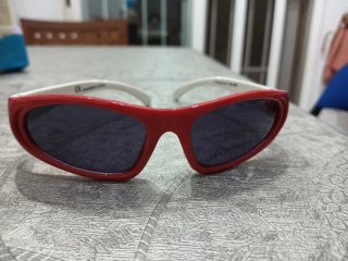 Gafas de sol infantiles rojas