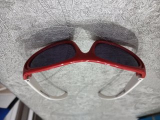 Gafas de sol infantiles rojas
