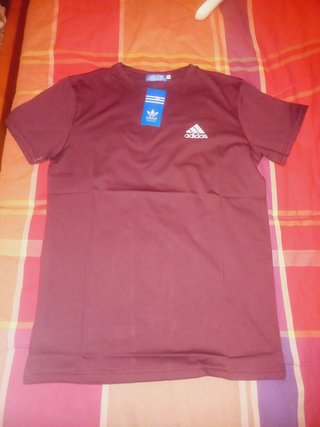 T-shirt Adidas Roxo Tamanho S