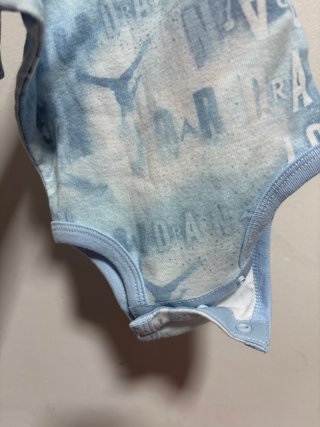 Conjunto Jordan body, manoplas y diadema