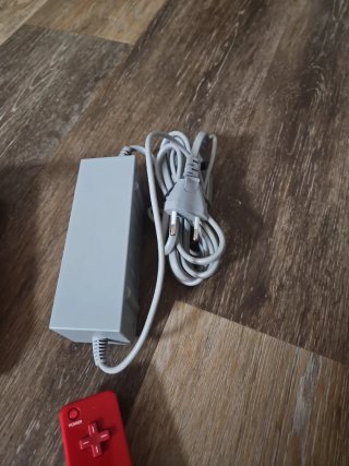 Consola Nintendo Wii Roja y Negra