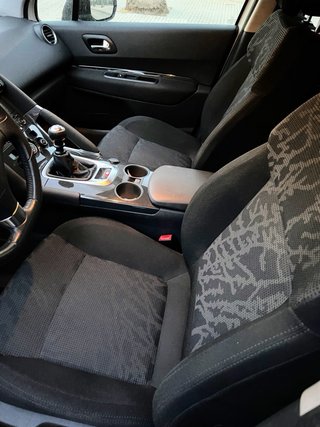 Peugeot 3008 2.0 HDi 150 Premium 5p 150CV (204)