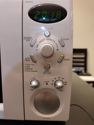 Microondas Daewoo con Radio Integrada
