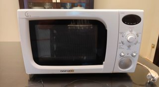 Microondas Daewoo con Radio Integrada