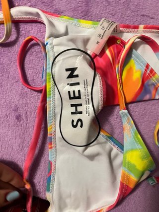 Bikini multicolor con estampado abstracto